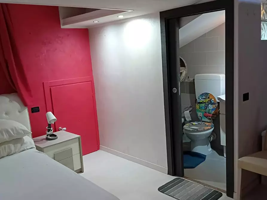 Immagine 2 di Camera in affitto  in Via Camocelli a Roma