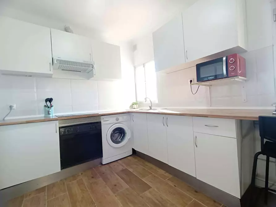 Immagine 5 di Camera in affitto  in Calle de Guillermo Pingarron a Madrid