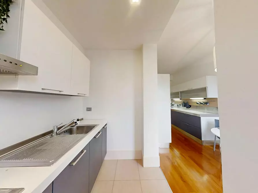 Immagine 10 di Camera in affitto  in Via Enrico degli Scrovegni a Padova