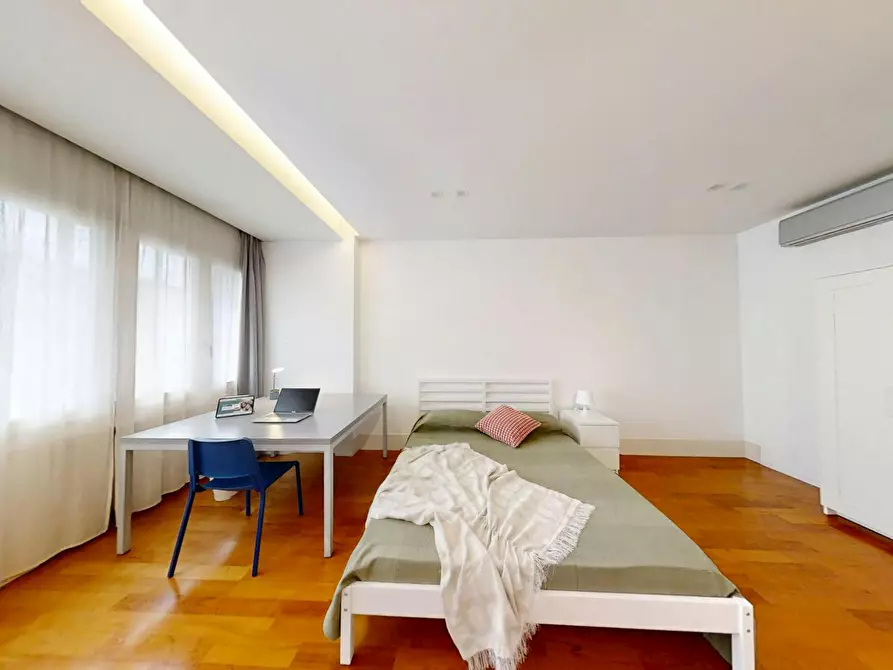 Immagine 2 di Camera in affitto  in Via Enrico degli Scrovegni a Padova