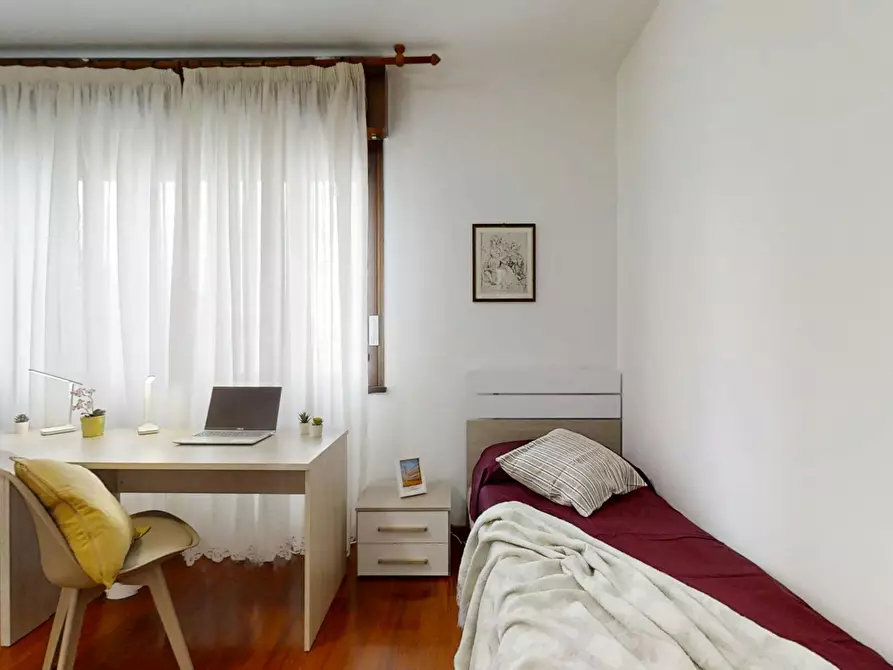 Immagine 2 di Camera in affitto  in Via V. Alfieri a Padova
