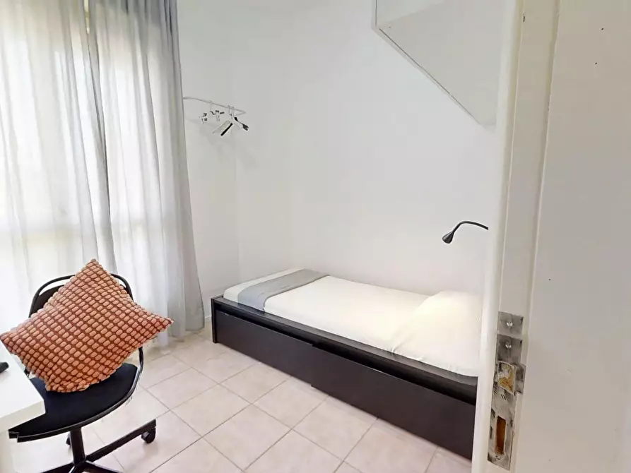 Immagine 2 di Camera in affitto  in Via Giusto de' Menabuoi a Padova