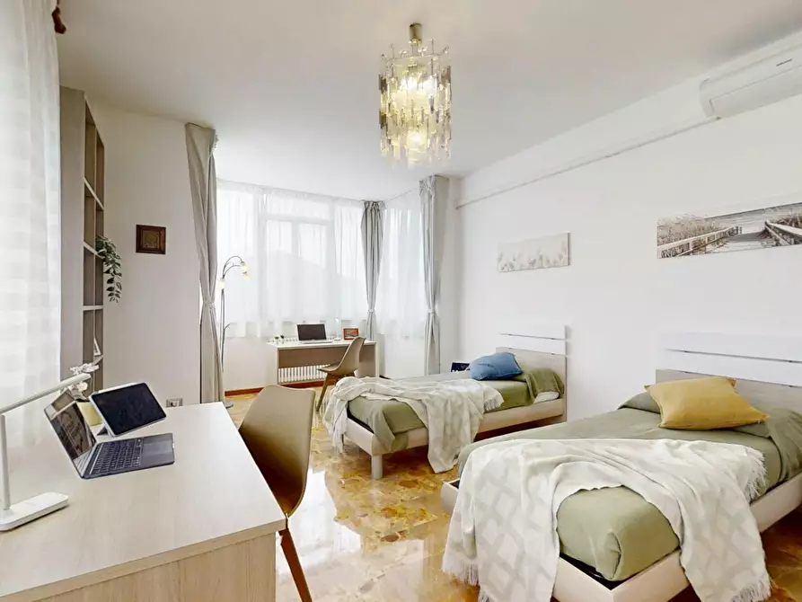 Immagine 2 di Camera condivisa in affitto  in Via V. Alfieri a Albignasego