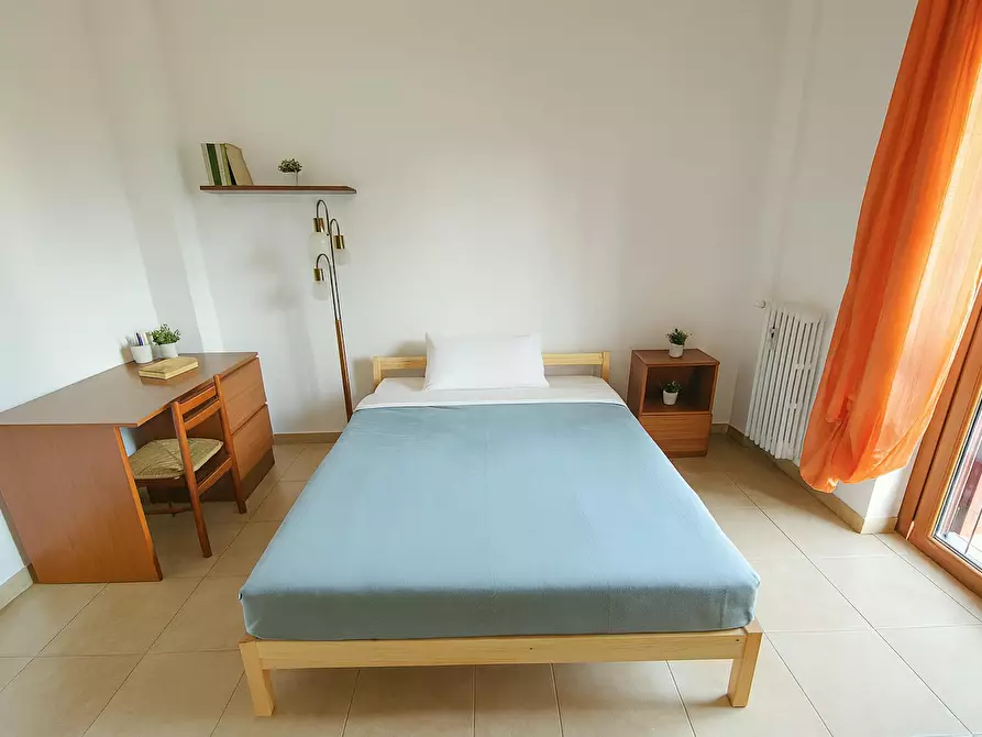 Immagine 1 di Camera in affitto  in Via Giorgio Stephenson a Milano