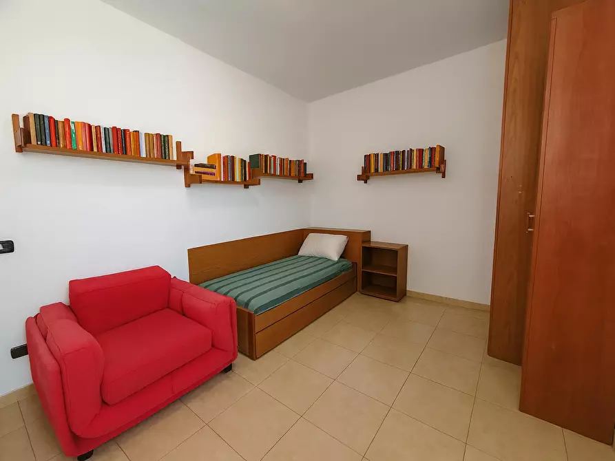 Immagine 1 di Camera in affitto  in Via Giorgio Stephenson a Milano