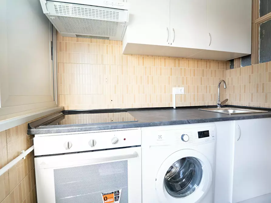 Immagine 10 di Camera in affitto  in Avenida del Cardenal Herrera Oria a Madrid