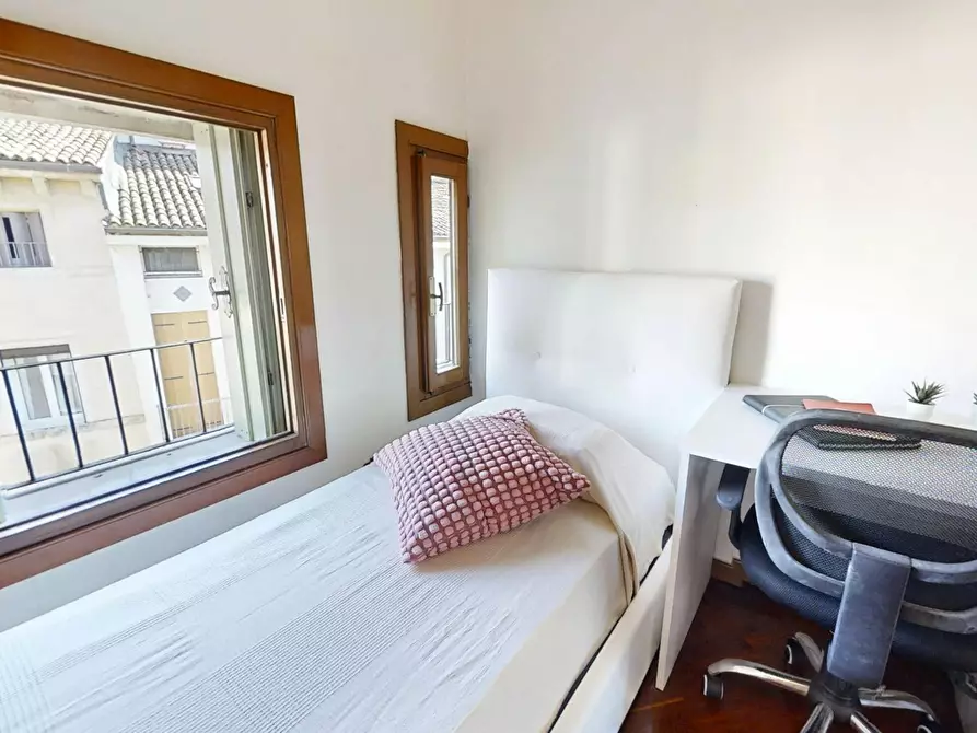 Immagine 4 di Camera in affitto  in Contrada Pedemuro San Biagio a Vicenza