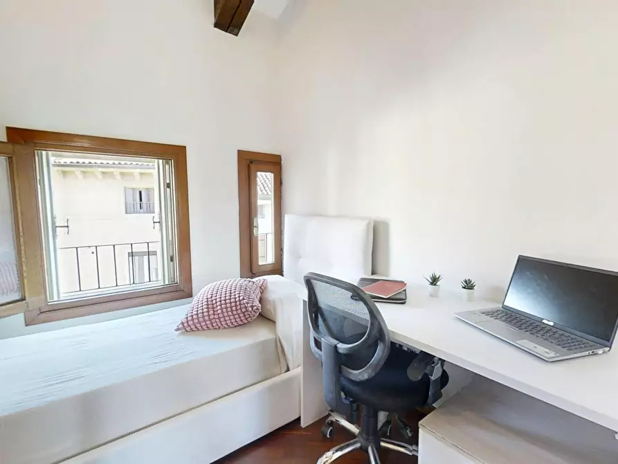 Immagine 3 di Camera in affitto  in Contrada Pedemuro San Biagio a Vicenza