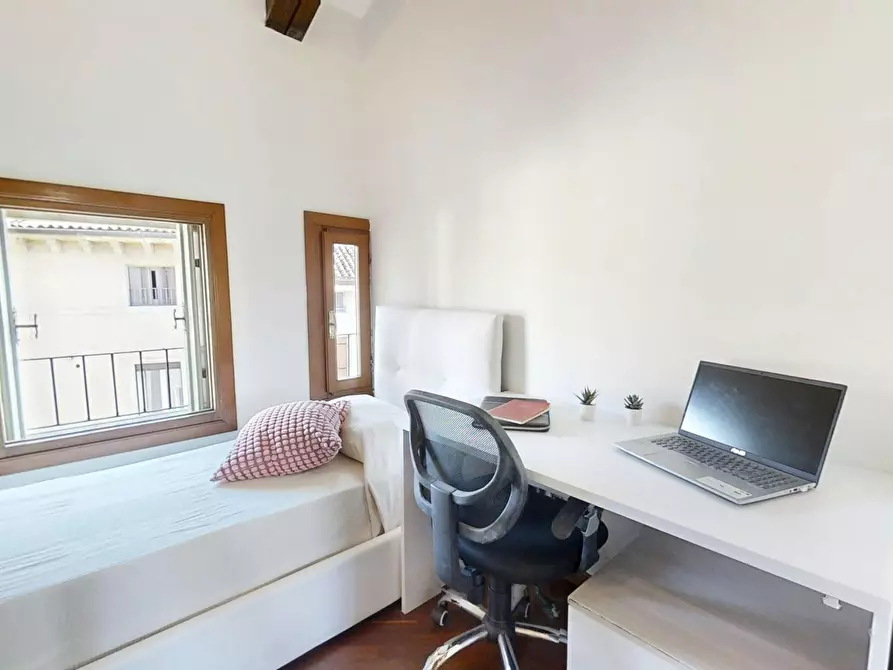 Immagine 2 di Camera in affitto  in Contrada Pedemuro San Biagio a Vicenza