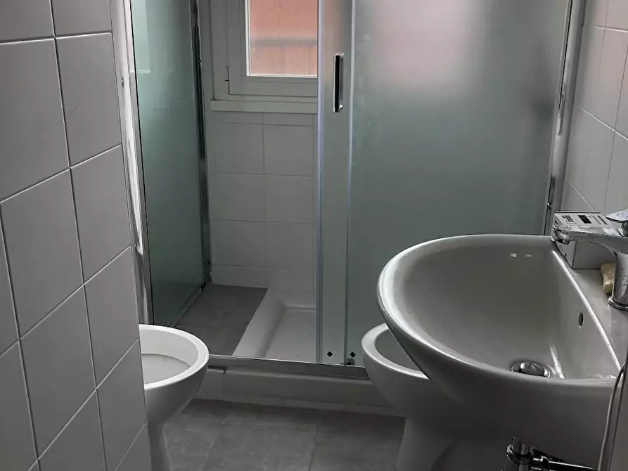 Immagine 6 di Camera in affitto  in Via Luigi Scrosati a Milano