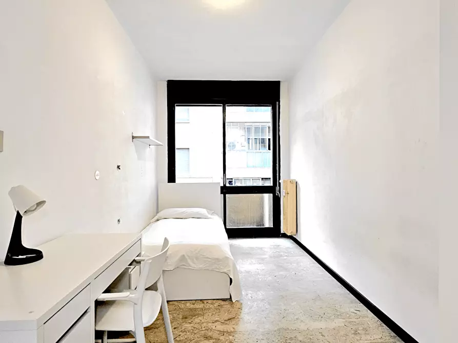 Immagine 1 di Camera in affitto  in Via Ugo Foscolo a Padova