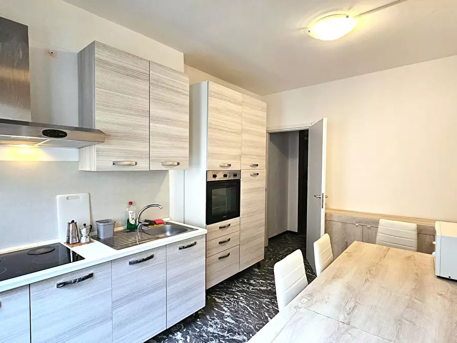 Immagine 2 di Camera in affitto  in Via Ugo Foscolo a Padova