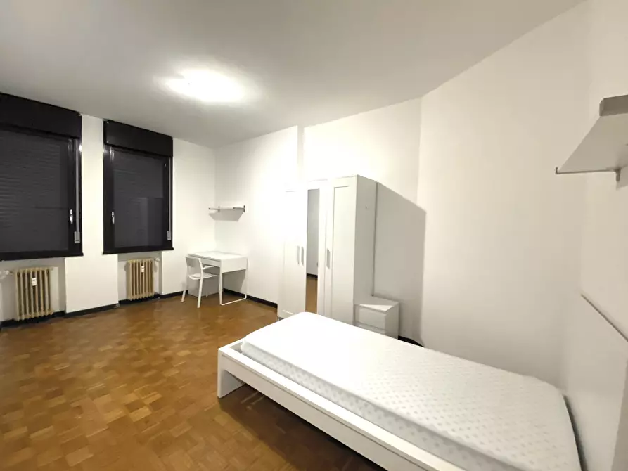 Immagine 3 di Camera in affitto  in Via Ugo Foscolo a Padova