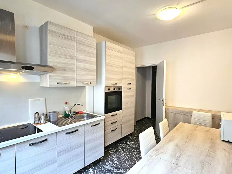 Immagine 4 di Camera in affitto  in Via Ugo Foscolo a Padova