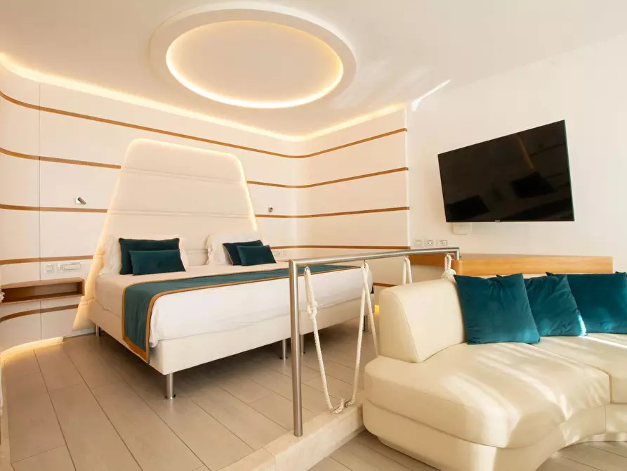 Immagine 6 di Camera in affitto  in Viale Golfo di Quartu a Quartu Sant'elena