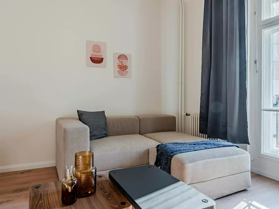 Immagine 1 di Appartamento in affitto  in Strausberger Platz a Berlin Friedrichshain