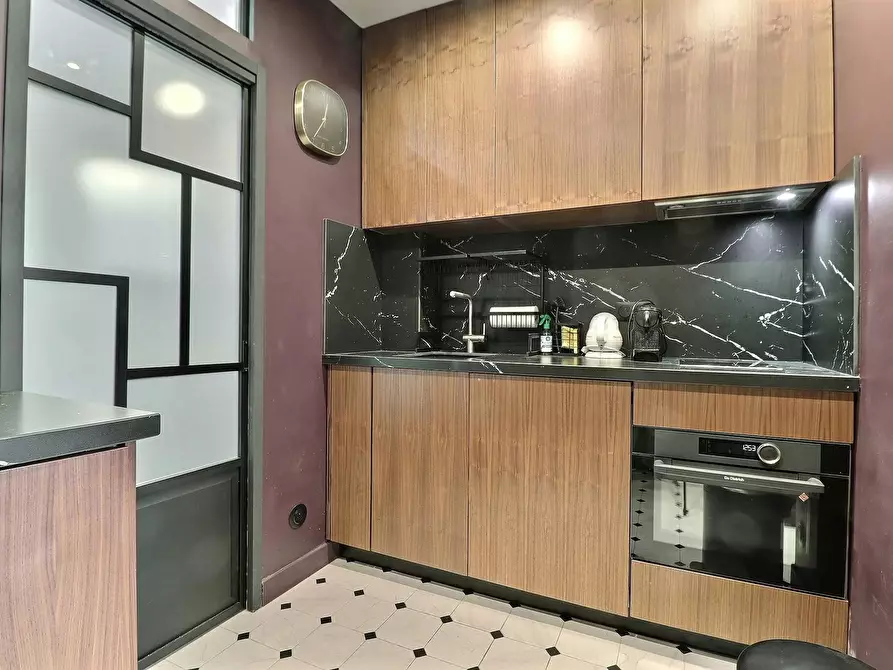 Immagine 5 di Appartamento in affitto  in Rue des Cloys a Paris 18