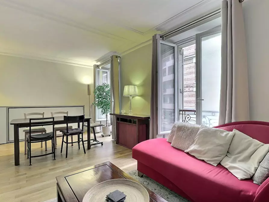 Immagine 5 di Appartamento in affitto  in Rue de Lourmel a Paris