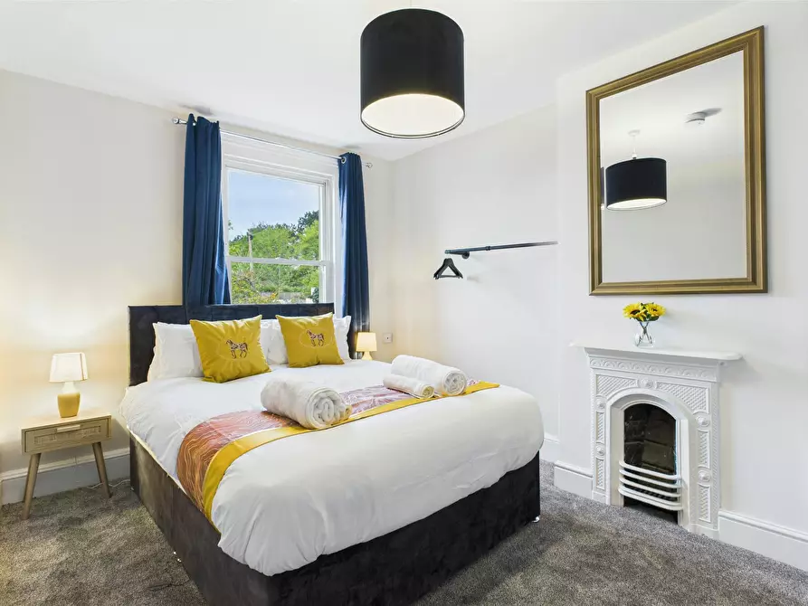 Immagine 3 di Casa indipendente in affitto  in Queen's Road a Cheltenham