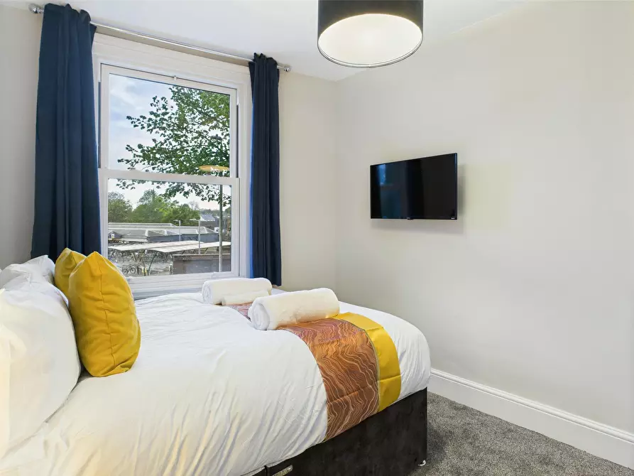 Immagine 9 di Casa indipendente in affitto  in Queen's Road a Cheltenham