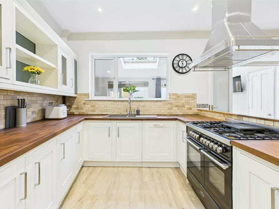 Immagine 8 di Casa indipendente in affitto  in Queen's Road a Cheltenham