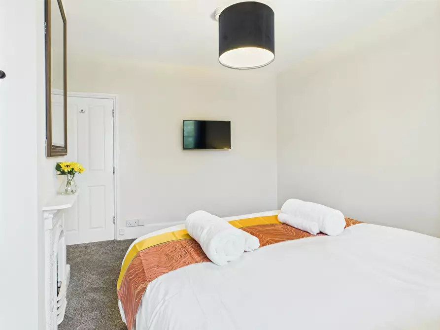 Immagine 4 di Casa indipendente in affitto  in Queen's Road a Cheltenham