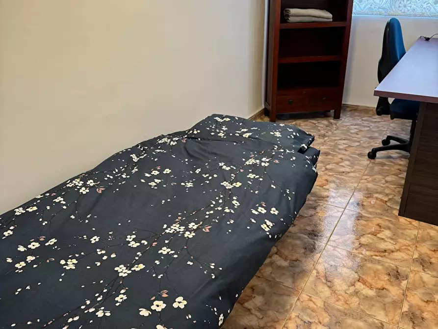 Immagine 1 di Camera in affitto  in Carrer de Guillem d'Anglesola a Valencia