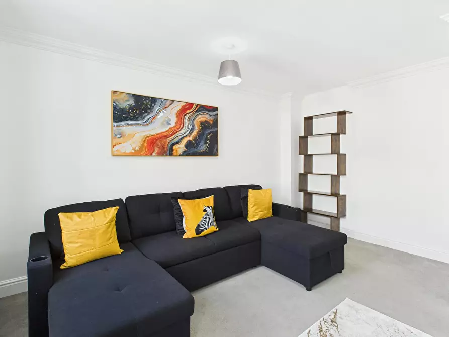 Immagine 2 di Casa indipendente in affitto  in Brookbank Close a Cheltenham