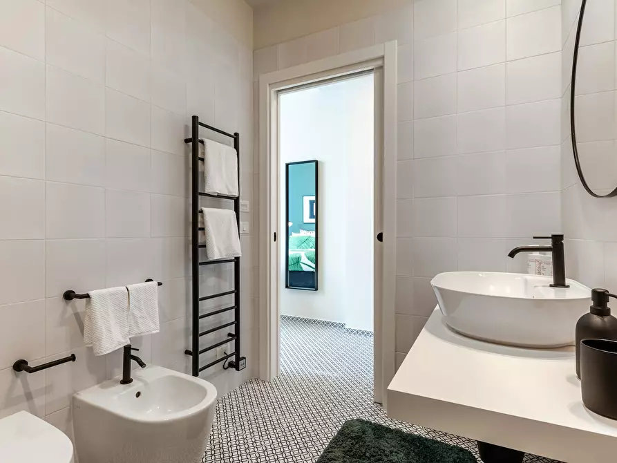 Immagine 10 di Camera in affitto  in Via Adua a Augusta