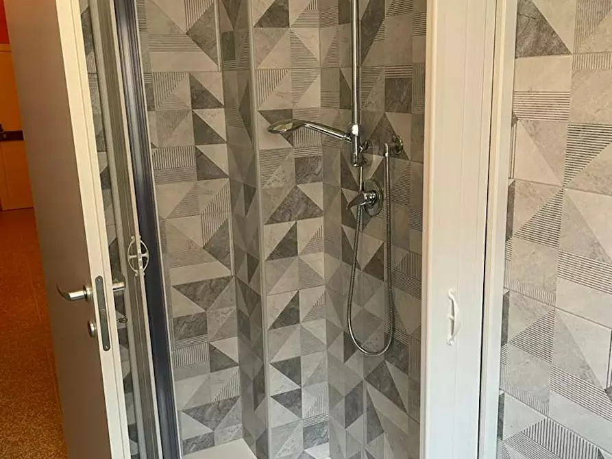 Immagine 9 di Camera condivisa in affitto  in Via Pasubio a Bologna