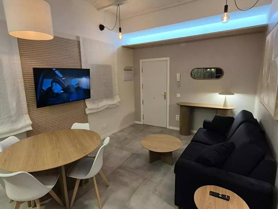 Immagine 1 di Appartamento in affitto  in Calle de Linneo a Madrid