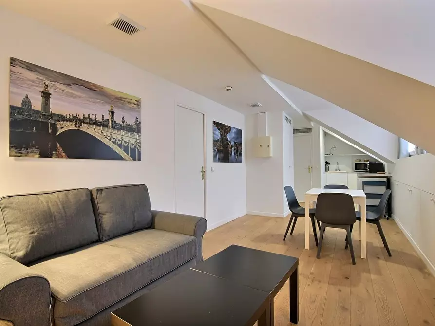 Immagine 1 di Appartamento in affitto  in Rue des Mathurins a Paris 08