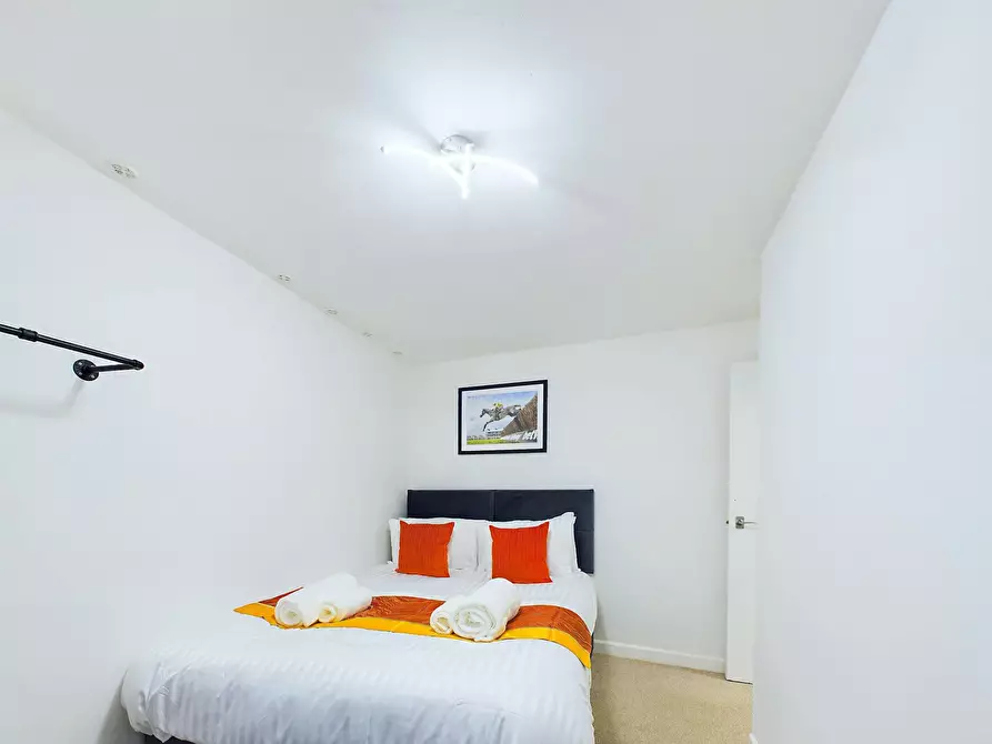 Immagine 8 di Casa indipendente in affitto  in Portland Square a Prestbury