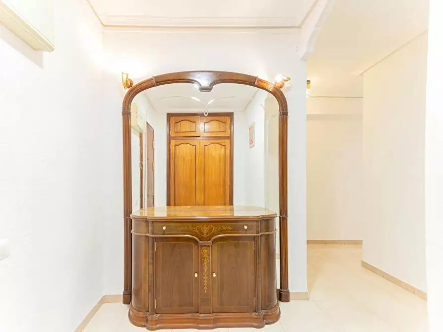 Immagine 3 di Camera in affitto  in Carrer de la Mare de Déu de la Cabeza a Valencia