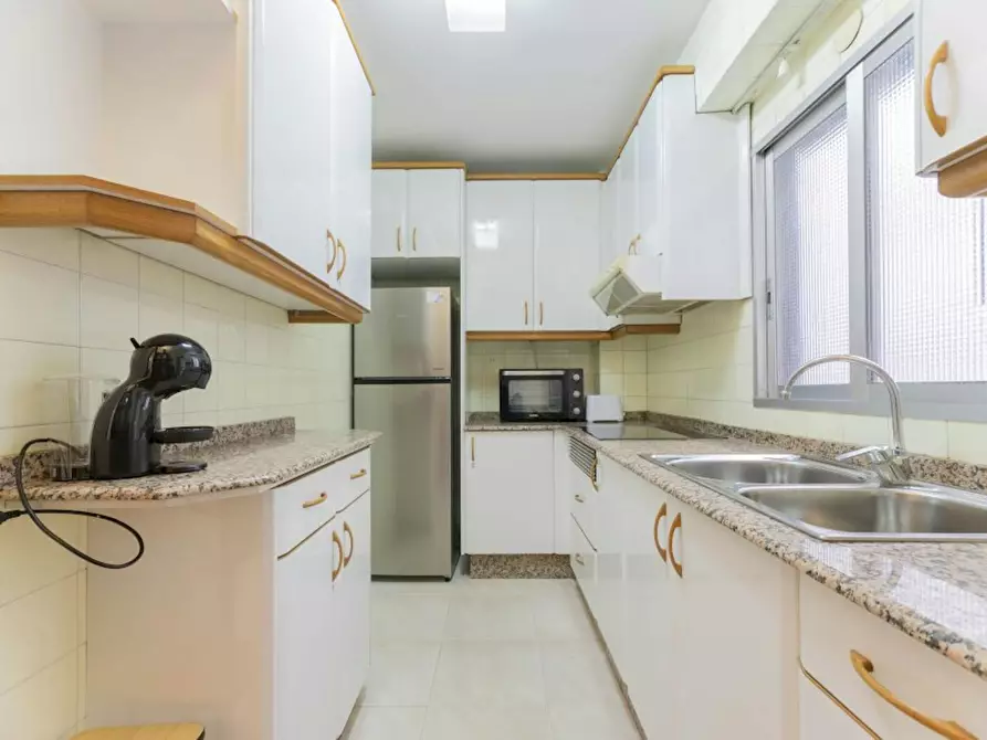 Immagine 4 di Camera in affitto  in Carrer de la Mare de Déu de la Cabeza a Valencia