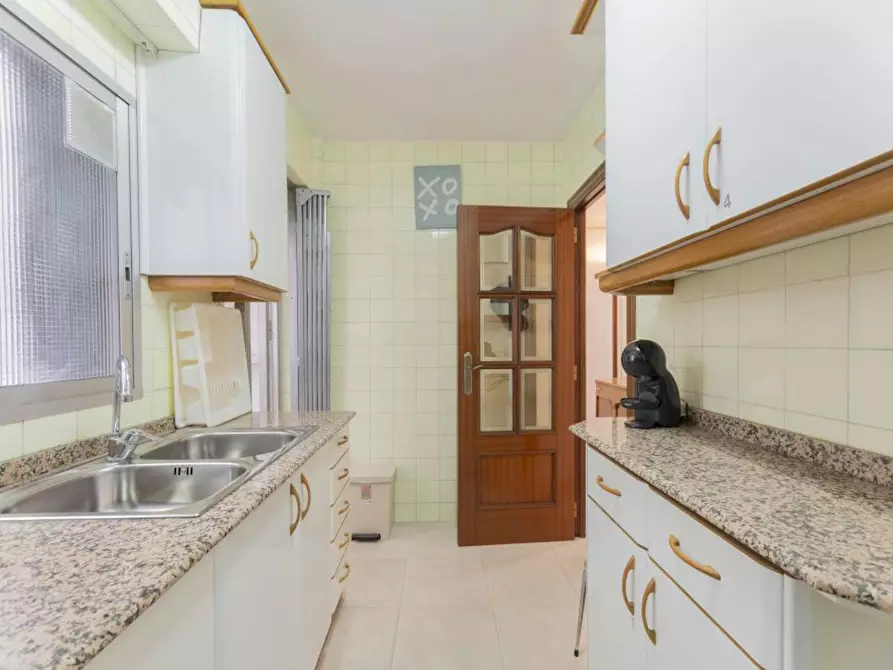 Immagine 6 di Camera in affitto  in Carrer de la Mare de Déu de la Cabeza a Valencia