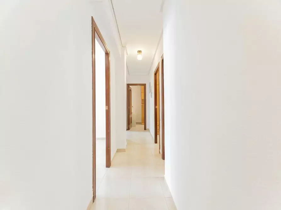 Immagine 8 di Camera in affitto  in Carrer de la Mare de Déu de la Cabeza a Valencia