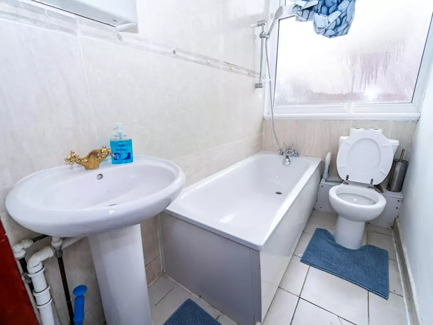 Immagine 10 di Casa indipendente in affitto  in Evington Road a Oadby