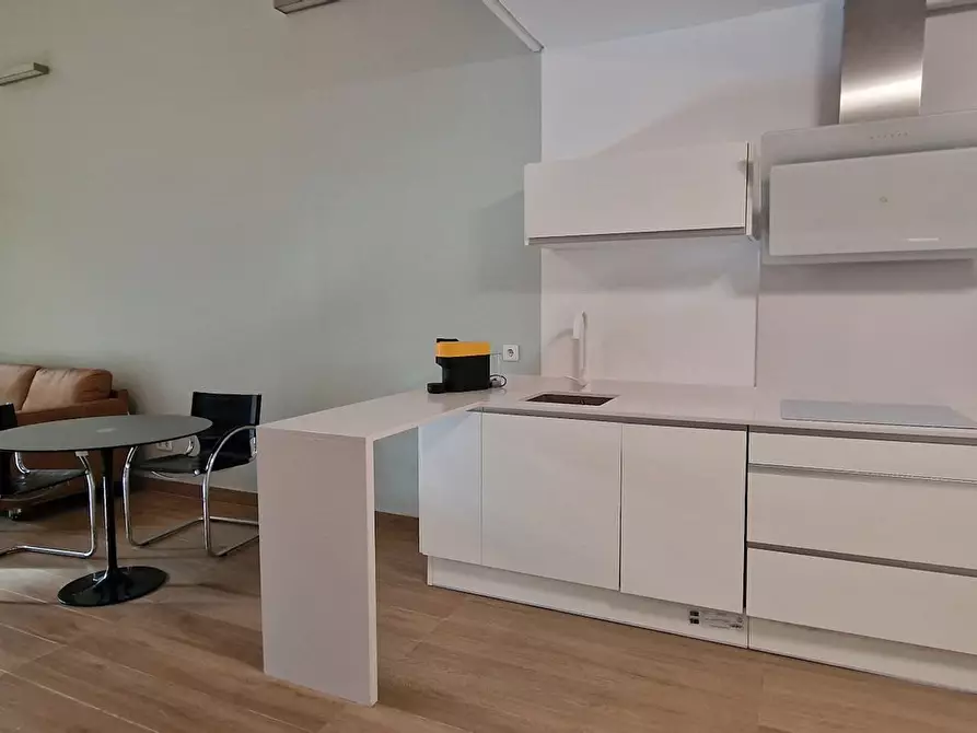 Immagine 5 di Appartamento in affitto  in Calle de Julián Camarillo a Madrid