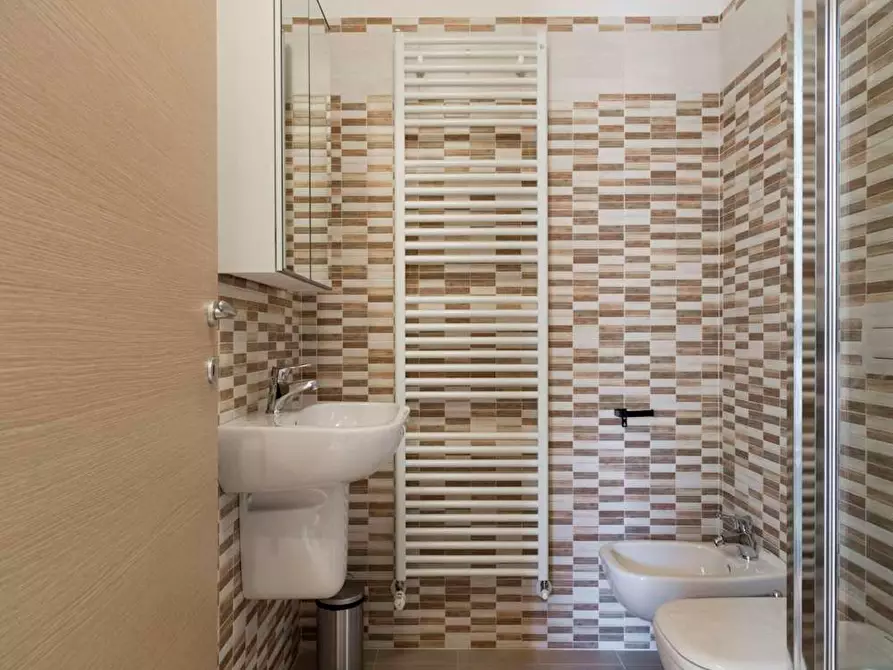 Immagine 4 di Appartamento in affitto  in Via Gardone a Milano