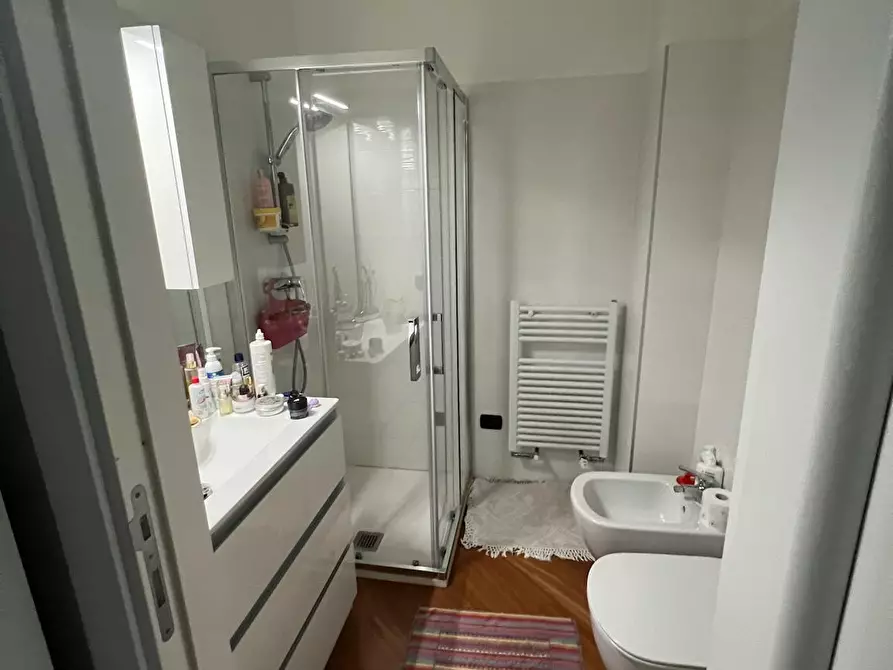 Immagine 5 di Camera in affitto  in Via IV Novembre a Bergamo