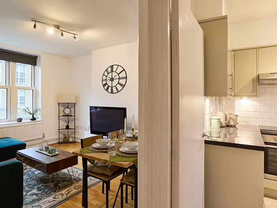 Immagine 1 di Appartamento in affitto  in Camden Park Road a Camden Town