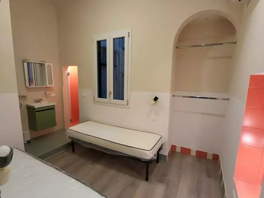 Immagine 1 di Camera condivisa in affitto  in Via di Mezzo a Firenze