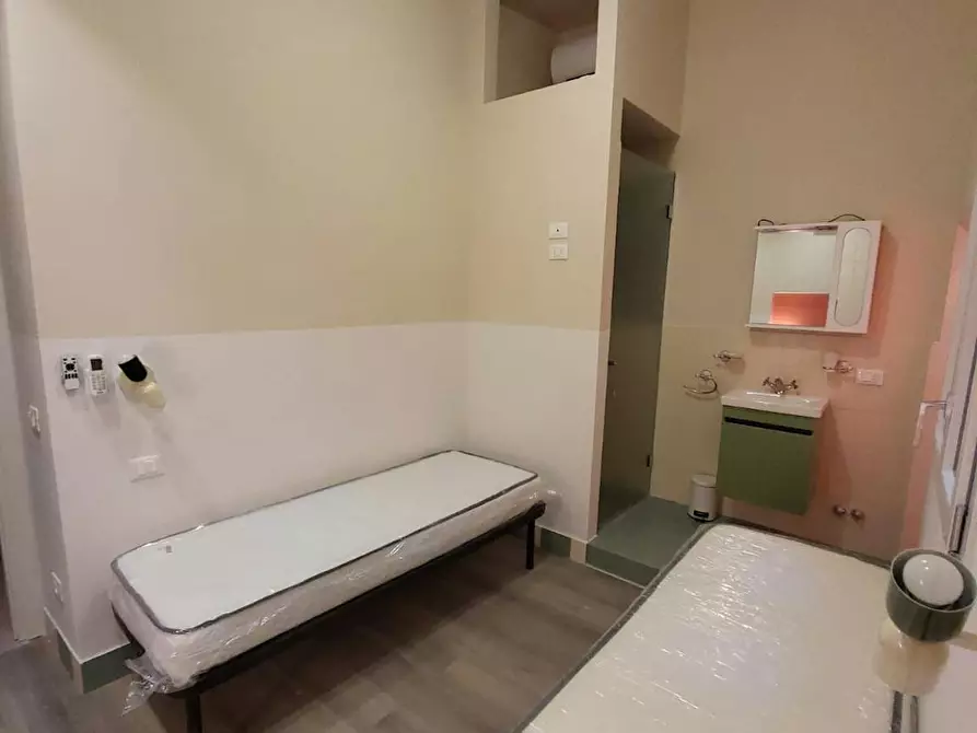 Immagine 2 di Camera condivisa in affitto  in Via di Mezzo a Firenze