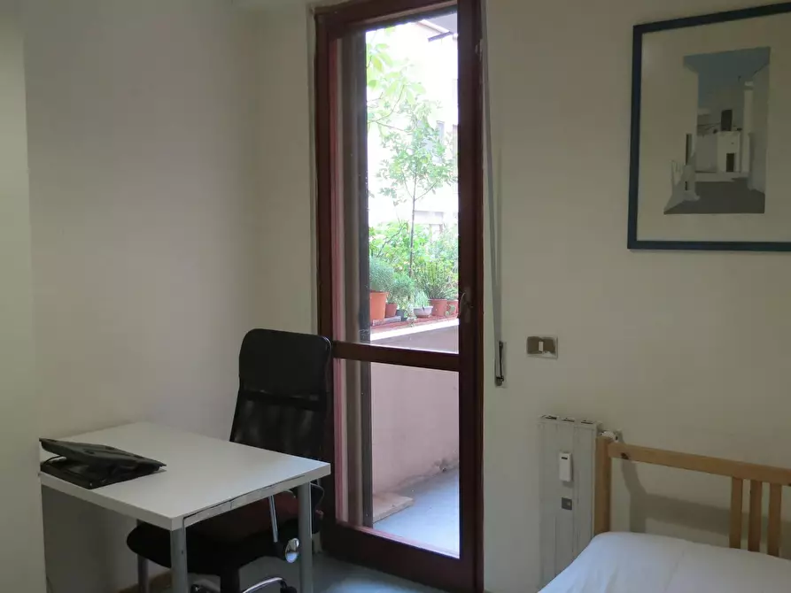 Immagine 1 di Camera in affitto  in Via San Giuseppe Benedetto Cottolengo a Pisa
