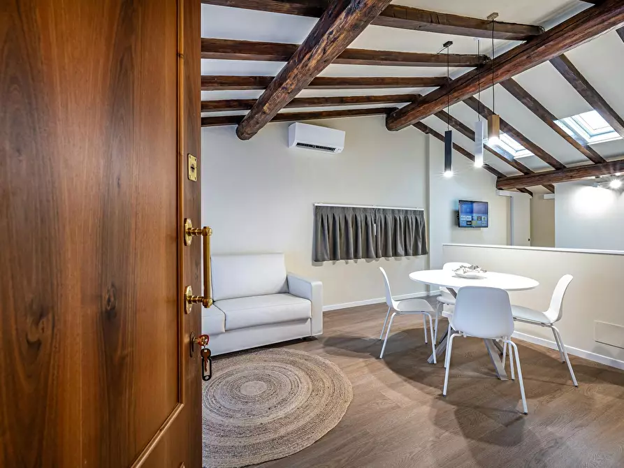 Immagine 1 di Appartamento in affitto  in Via Buonconti a Prato