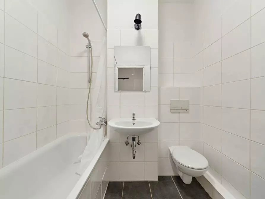 Immagine 9 di Appartamento in affitto  in Malmöer Straße a Berlin