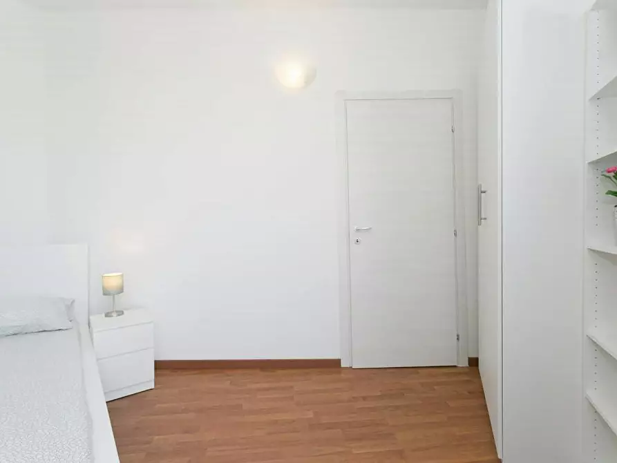 Immagine 3 di Camera in affitto  in Via Gavirate a Milano