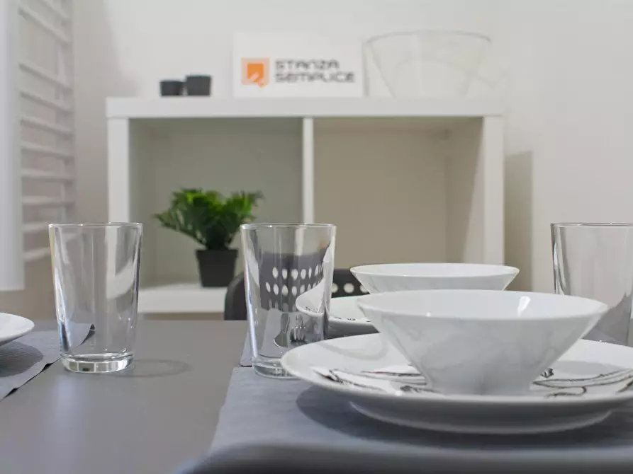 Immagine 8 di Camera in affitto  in Via Belvedere a Lecco