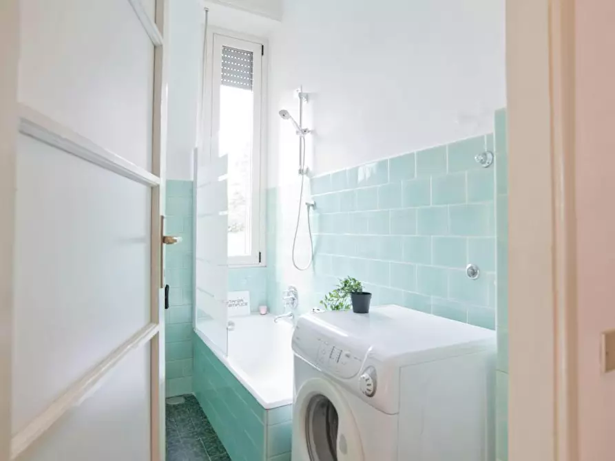 Immagine 10 di Camera in affitto  in Via Belvedere a Lecco